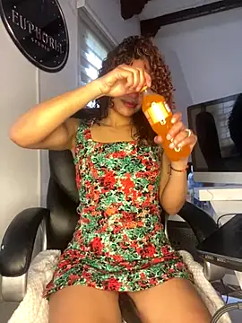 PrettyLia online show from October 2025 04:24:02 PM