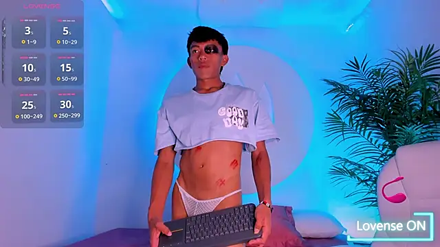 Snapshot of Santti_ chatting on October 2025 10:08:02 PM Santti online show from October 2025 10:08:02 PM