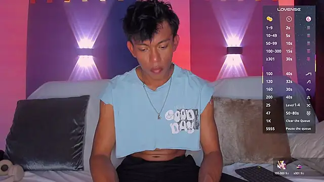 Snapshot of Santti_ chatting on October 2025 08:42:01 PM Santti online show from October 2025 08:42:01 PM