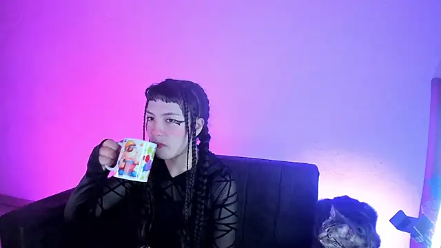 kitty  chs online show from October 2025 12:15:02 PM