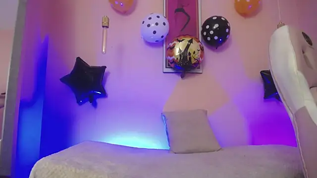 Snapshot of Alice_in_horyland_ chatting on October 2025 08:20:02 PM Alice in horyland online show from October 2025 08:20:02 PM