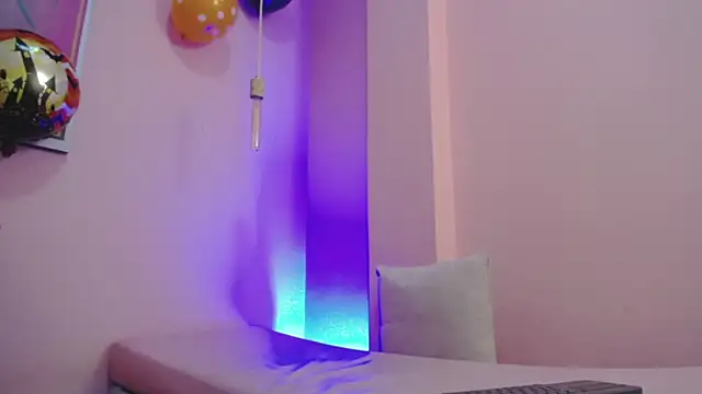 Snapshot of Alice_in_horyland_ chatting on October 2025 07:56:02 PM Alice in horyland online show from October 2025 07:56:02 PM