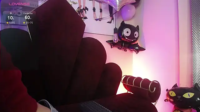 Snapshot of Alice_in_horyland_ chatting on November 2025 01:13:01 PM Alice in horyland online show from November 2025 01:13:01 PM