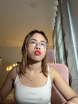 EllieYoon online show from November 2025 09:13:02 AM