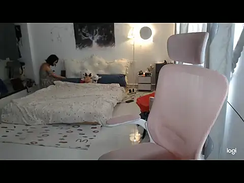 Snapshot of EllieYoon chatting on January 2026 04:49:02 AM EllieYoon online show from January 2026 04:49:02 AM