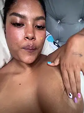 Snapshot of miiabrown18 chatting on November 2025 12:06:01 PM miiabrown18 online show from November 2025 12:06:01 PM