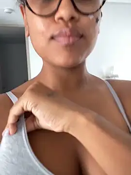 Snapshot of miiabrown18 chatting on November 2025 07:23:02 PM miiabrown18 online show from November 2025 07:23:02 PM