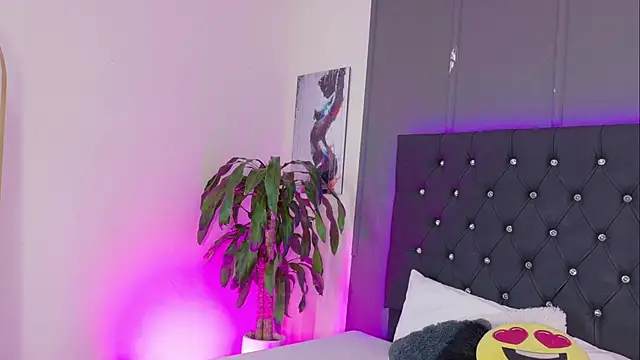 Snapshot of Kataaleya__12 chatting on October 2025 03:15:02 AM Kataaleya 12 online show from October 2025 03:15:02 AM