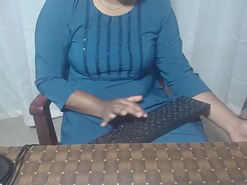 henakhan32 online show from October 2025 02:55:02 AM