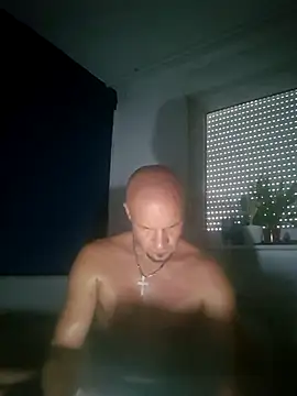 Snapshot of RealZgb21 chatting on September 2025 02:33:01 PM RealZgb21 online show from September 2025 02:33:01 PM