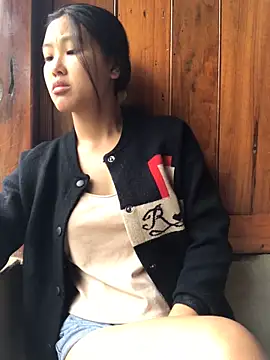 Snapshot of Mai_lovely chatting on October 2025 02:12:02 AM Mai lovely online show from October 2025 02:12:02 AM