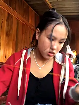 Snapshot of Mai_lovely chatting on October 2025 02:24:01 AM Mai lovely online show from October 2025 02:24:01 AM