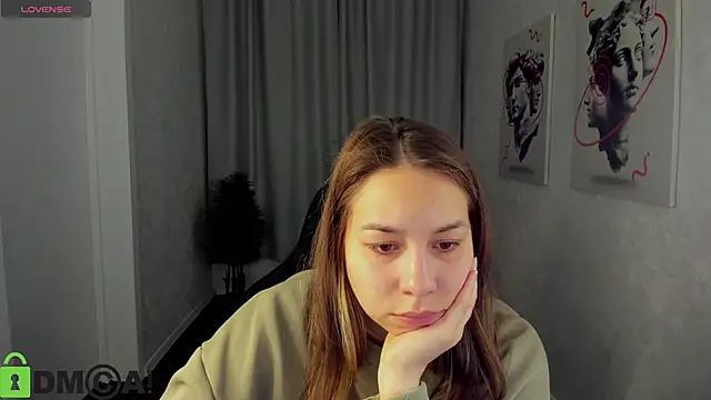 Al1ice Moures online show from October 2025 01:13:02 AM