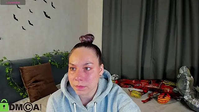 Al1ice Moures online show from October 2025 01:07:02 AM