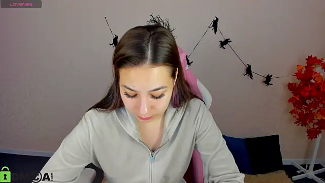 Al1ice Moures online show from November 2025 01:16:01 AM