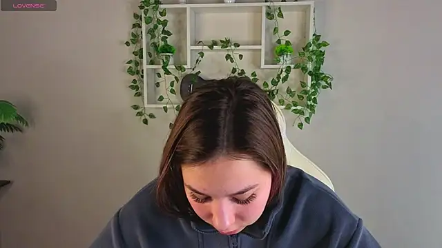 Al1ice Moures online show from November 2025 01:15:01 AM