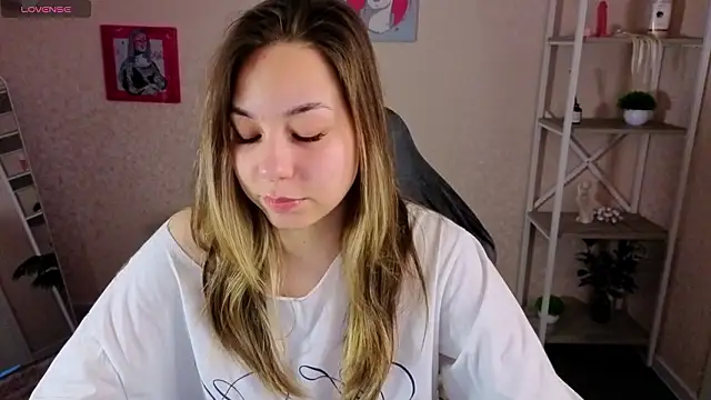 Al1ice Moures online show from March 2026 09:14:01 AM