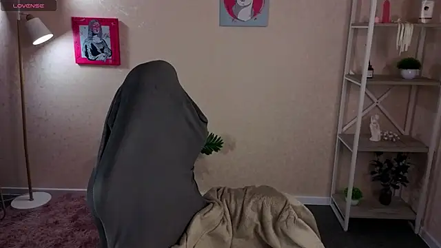 Al1ice Moures online show from March 2026 09:48:02 AM