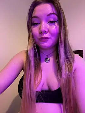 Amalie Smith online show from May 2026 05:20:02 PM
