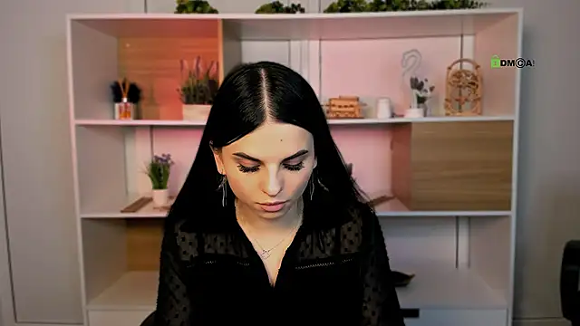 nicole muah online show from December 2025 05:22:02 PM