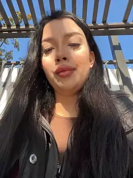 kiss Lissa online show from November 2025 11:45:01 AM