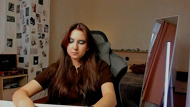 raviolly046 online show from October 2025 01:10:01 PM