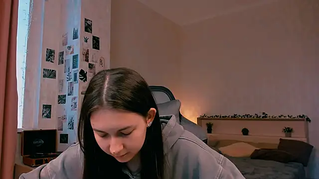 raviolly046 online show from October 2025 09:10:02 AM