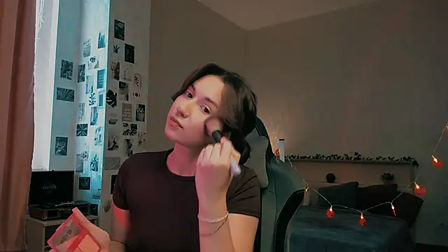 raviolly046 online show from October 2025 10:38:02 AM