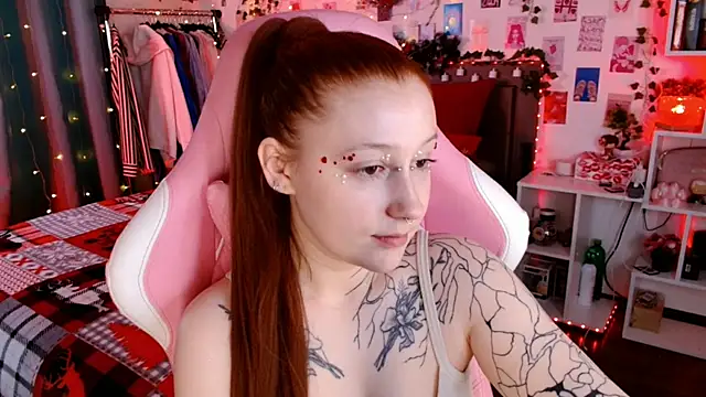 Ayla Hicks online show from November 2025 08:35:02 PM