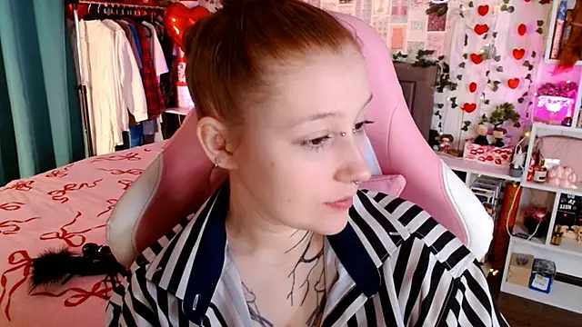 Ayla Hicks online show from March 2026 04:16:01 AM