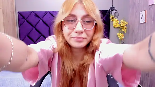 Snapshot of ChloeCampbell03 chatting on October 2025 02:19:01 PM ChloeCampbell03 online show from October 2025 02:19:01 PM