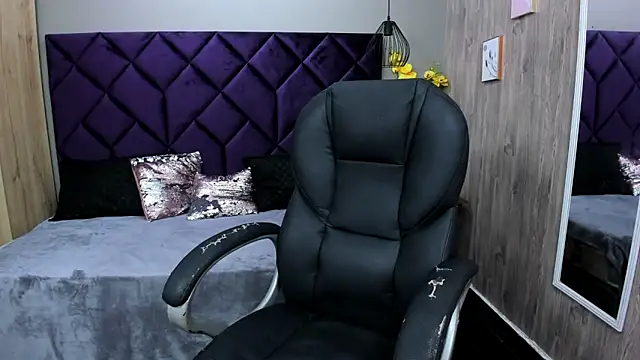 Snapshot of ChloeCampbell03 chatting on November 2025 05:45:02 PM ChloeCampbell03 online show from November 2025 05:45:02 PM