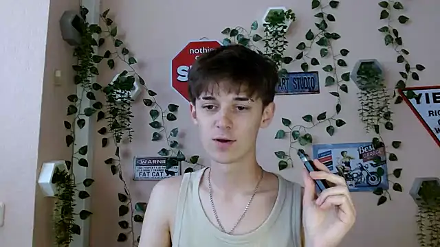 Snapshot of Hoot_Dude_ chatting on October 2025 01:20:02 PM Hoot Dude online show from October 2025 01:20:02 PM