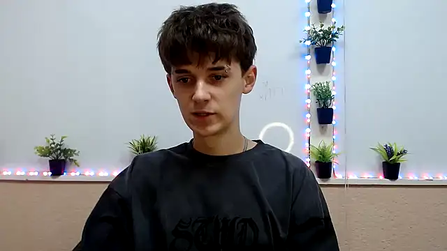 Snapshot of Hoot_Dude_ chatting on November 2025 03:34:02 PM Hoot Dude online show from November 2025 03:34:02 PM