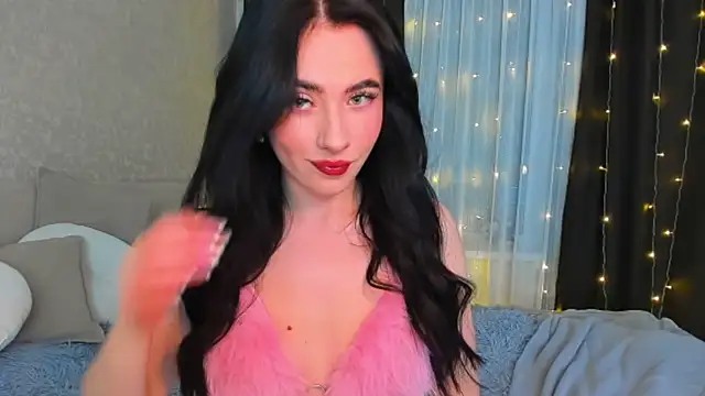 Milla Moore online show from November 2025 04:18:01 PM