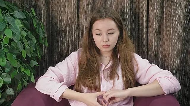 Snapshot of EloiseFarler chatting on September 2025 05:00:02 AM EloiseFarler online show from September 2025 05:00:02 AM