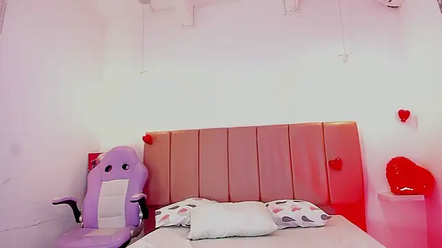 emily  walker online show from February 2026 05:37:01 AM