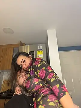 liz and thiago online show from October 2025 12:15:02 PM