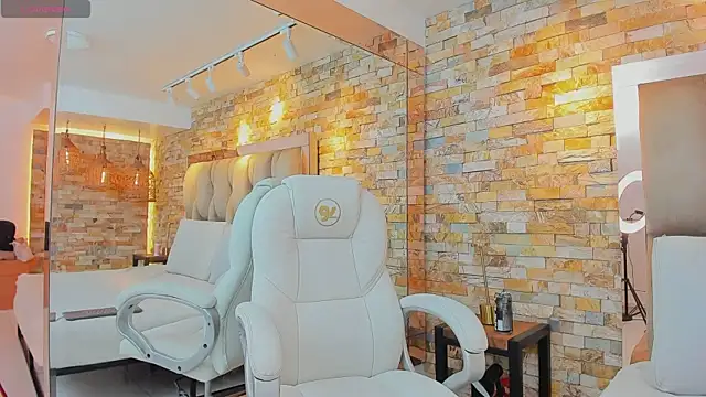 eris novikov online show from October 2025 12:24:02 PM