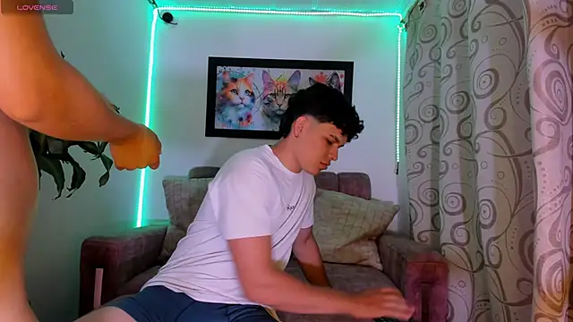 Snapshot of Cream_Jock chatting on October 2025 01:06:02 AM Cream Jock online show from October 2025 01:06:02 AM