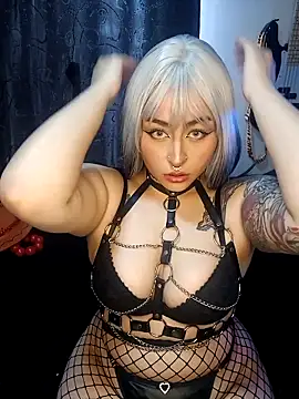 Iluromi online show from October 2025 06:52:01 PM