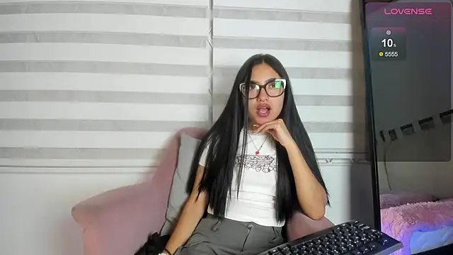 Snapshot of cherry_bunnyx chatting on October 2025 03:47:02 AM cherry bunnyx online show from October 2025 03:47:02 AM