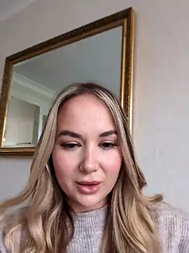 Snapshot of BarbieDolly_x chatting on October 2025 02:30:02 PM BarbieDolly x online show from October 2025 02:30:02 PM