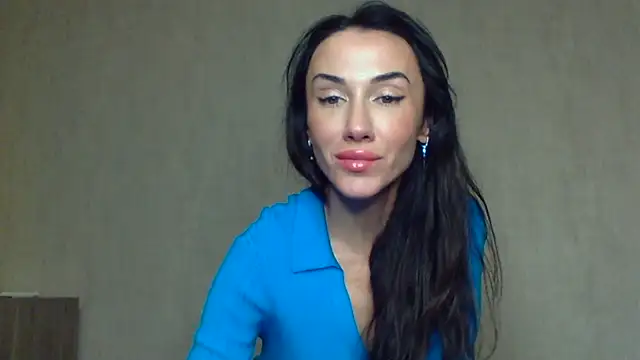 Snapshot of Zariveth chatting on November 2025 08:22:02 PM Zariveth online show from November 2025 08:22:02 PM