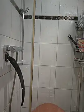 TommyTom76 online show from October 2025 07:04:02 PM