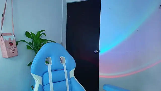 Snapshot of Hinata_21_ chatting on October 2025 05:09:02 PM Hinata 21 online show from October 2025 05:09:02 PM