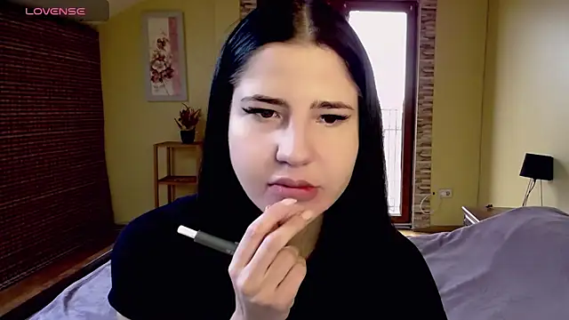 Malibu J online show from October 2025 08:13:01 AM