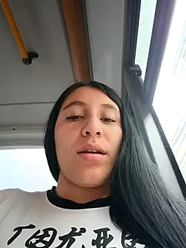   Antonella online show from October 2025 03:31:01 PM