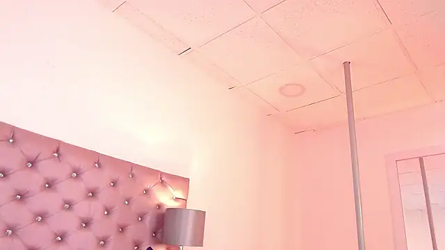 Snapshot of Liv20_ chatting on October 2025 04:16:01 PM Liv20 online show from October 2025 04:16:01 PM