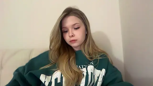 Snapshot of CandysRose chatting on January 2026 08:03:02 PM CandysRose online show from January 2026 08:03:02 PM